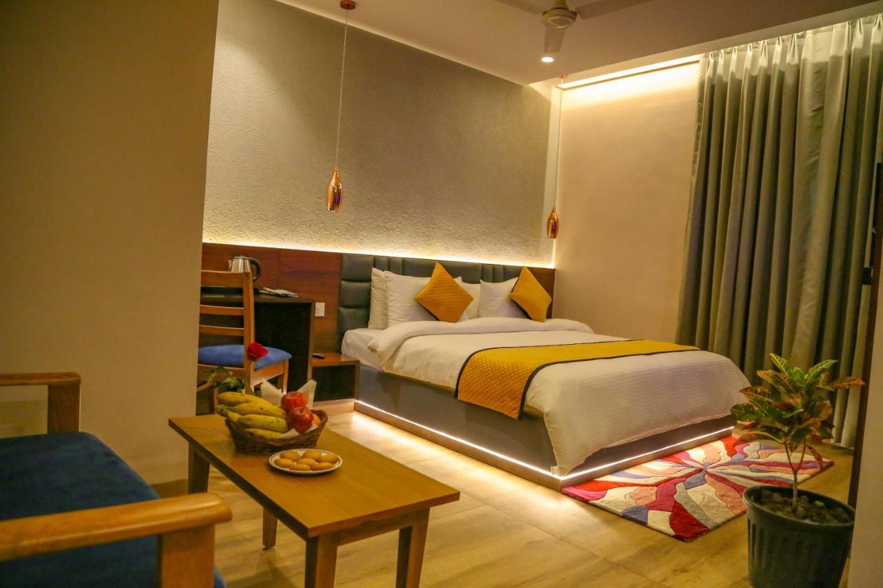 Four Leaf Hotel - Sapphire Blue, Varanasi Exterior foto