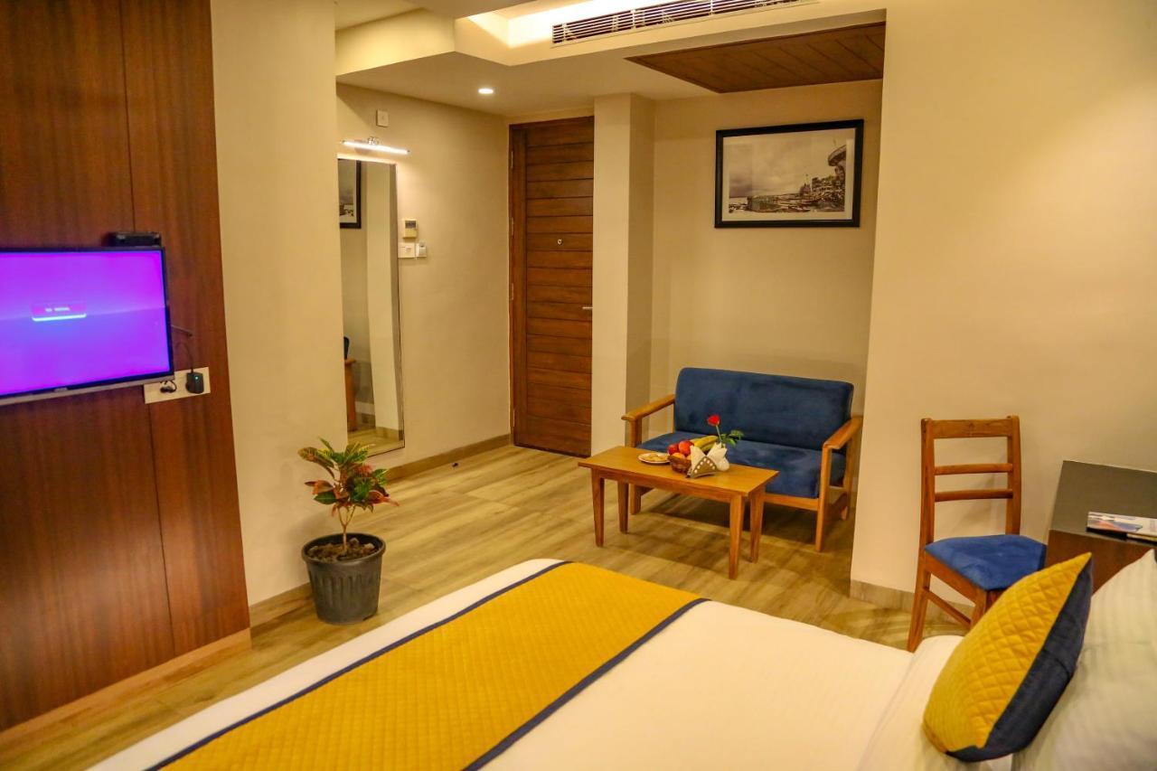 Four Leaf Hotel - Sapphire Blue, Varanasi Exterior foto