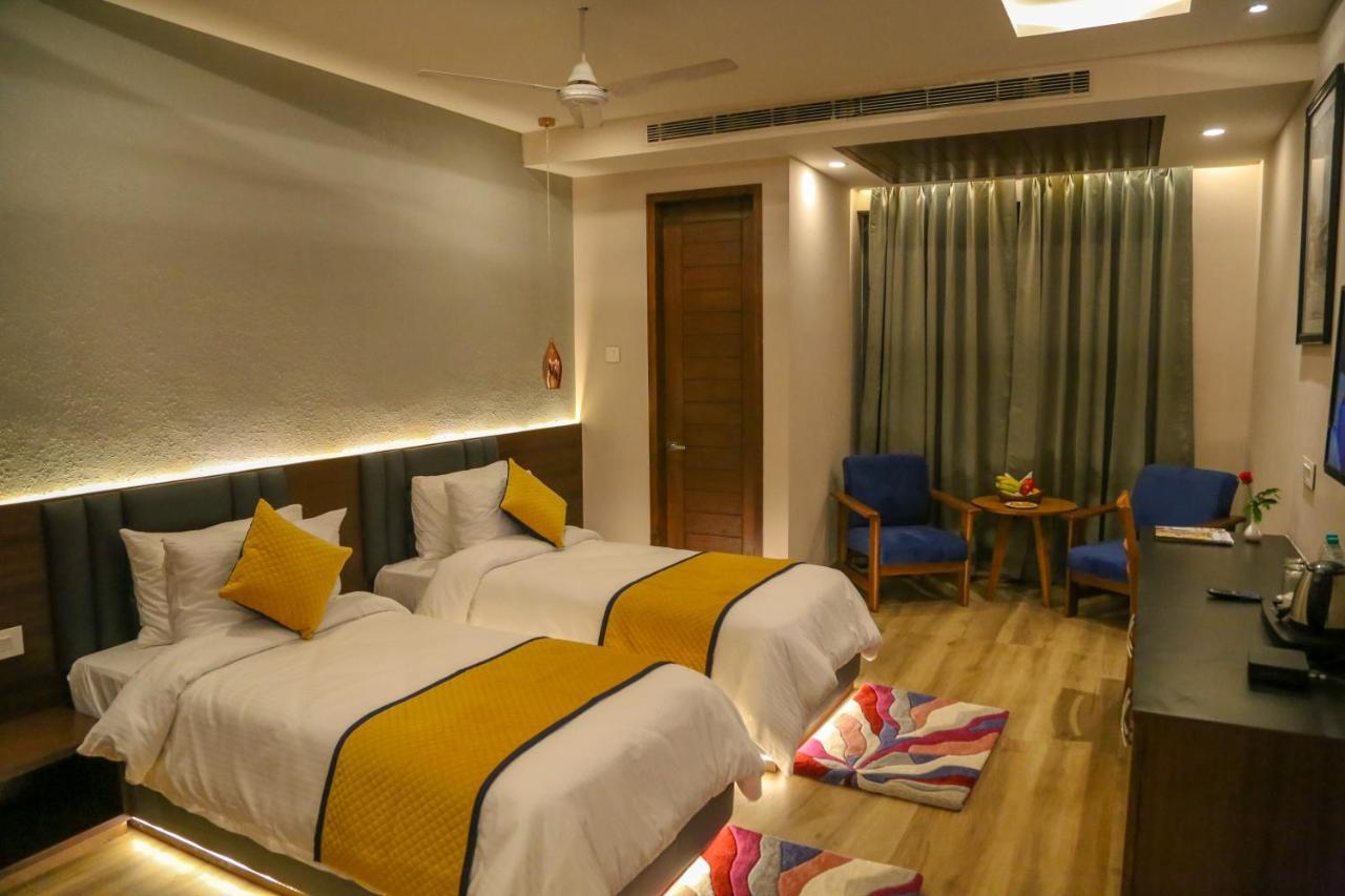 Four Leaf Hotel - Sapphire Blue, Varanasi Exterior foto