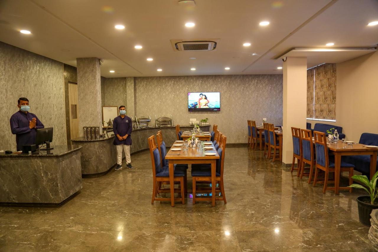 Four Leaf Hotel - Sapphire Blue, Varanasi Exterior foto