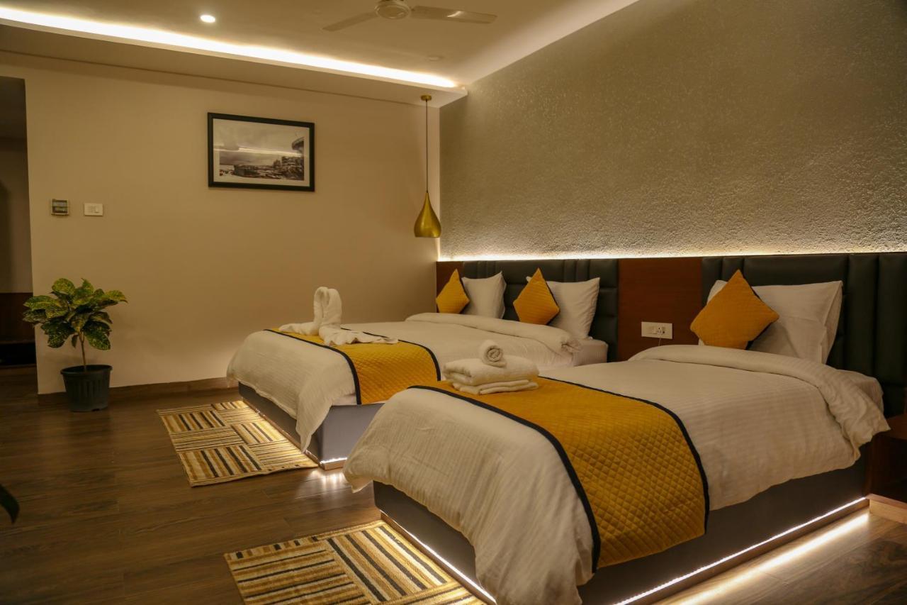 Four Leaf Hotel - Sapphire Blue, Varanasi Exterior foto