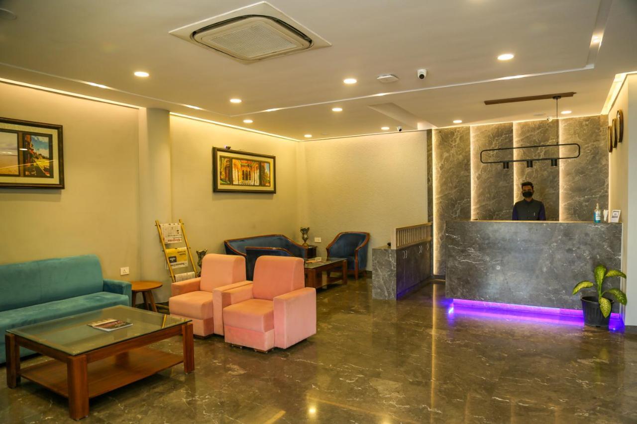 Four Leaf Hotel - Sapphire Blue, Varanasi Exterior foto
